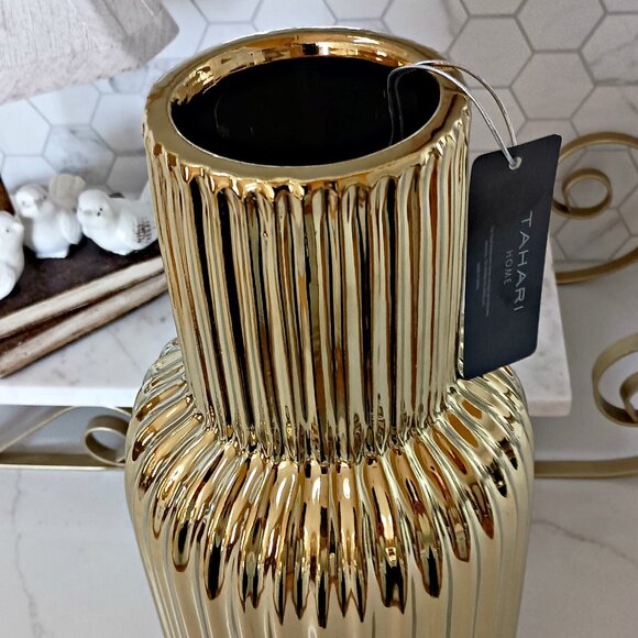 NEW! GORGEOUS FLUTED DECORATIVE GOLD VASE By TAHARI HOME